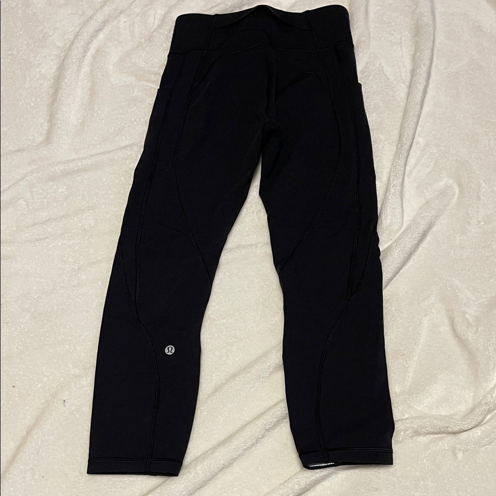 Fast and Free High-Rise Crop 23"
5 Pocket